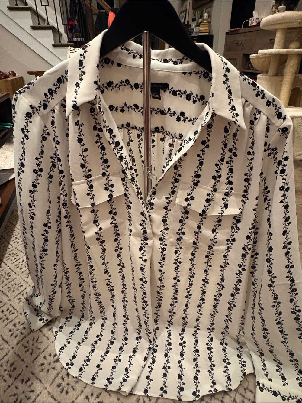 Ann Taylor White Blouse with Black Floral Stripe - Picture 1 of 4